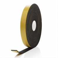Cellgummilist 40 x 5 mm 20 m - Självhäftande i gruppen Gummilister / Cellgummilister hos Rubbernstuff.com (27004005-020)